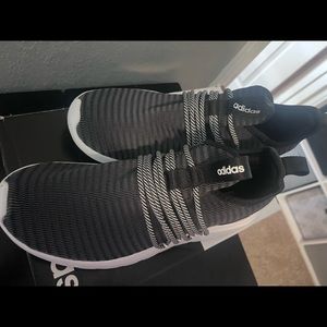 Mens Adidas tennis shoes